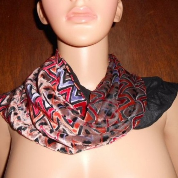 Burn Out Velvet Animal Print Zig Zag Scarf - Picture 4 of 5